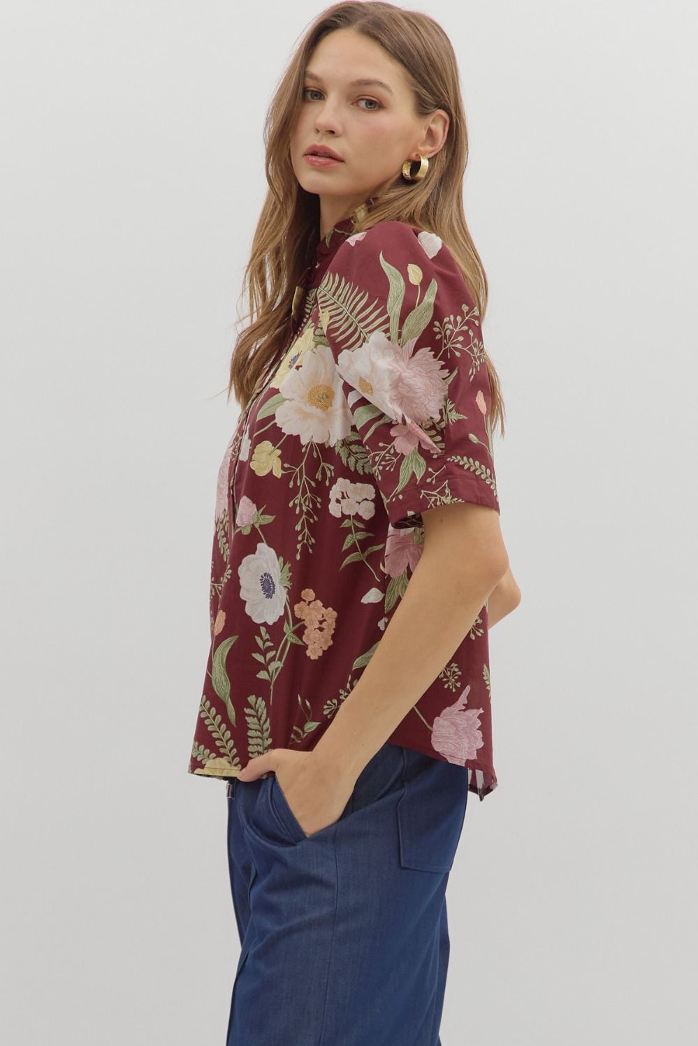 Floral print ruffled neck button front closure featuring pleated short puff sleeve