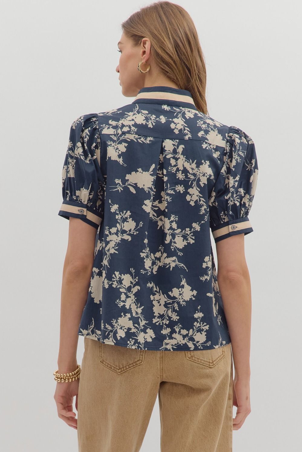 Floral print short puff sleeve top featuring multicolor accent V