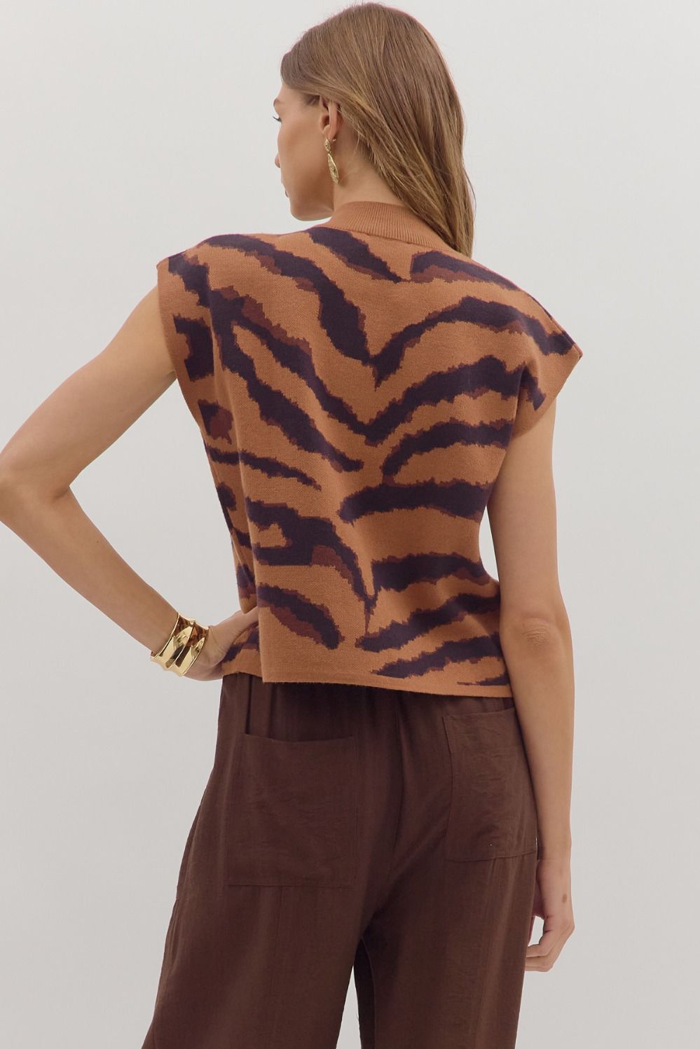 Animal pattern short sleeve mock neck sweater knit top