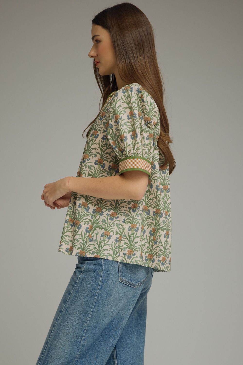 Floral print short puff sleeve top