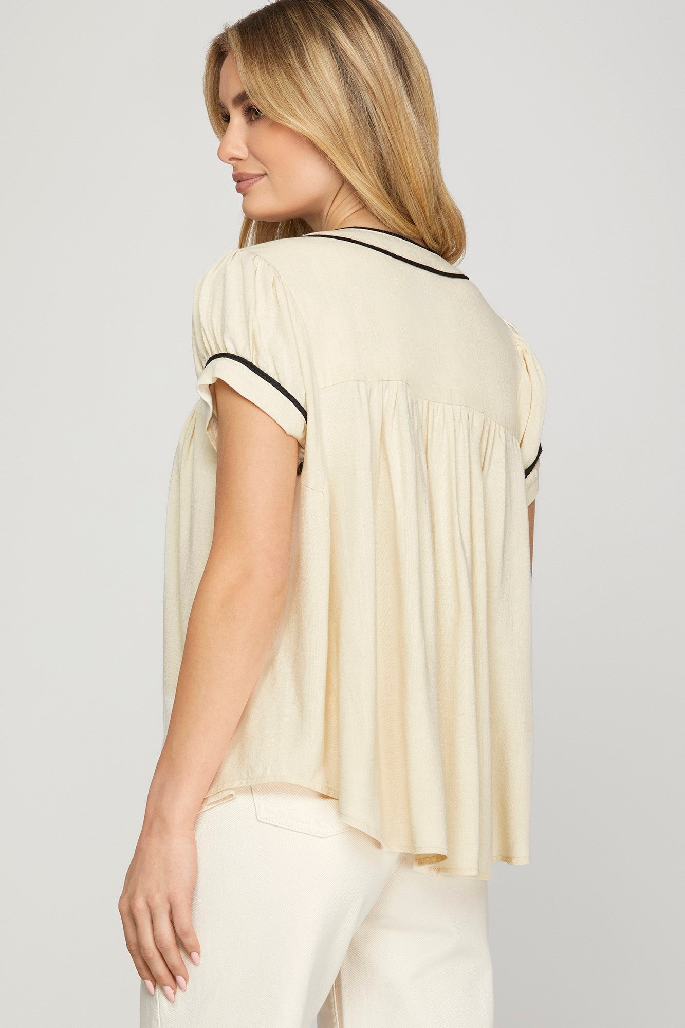SHORT SLEEVE WITH BRAID TRIM