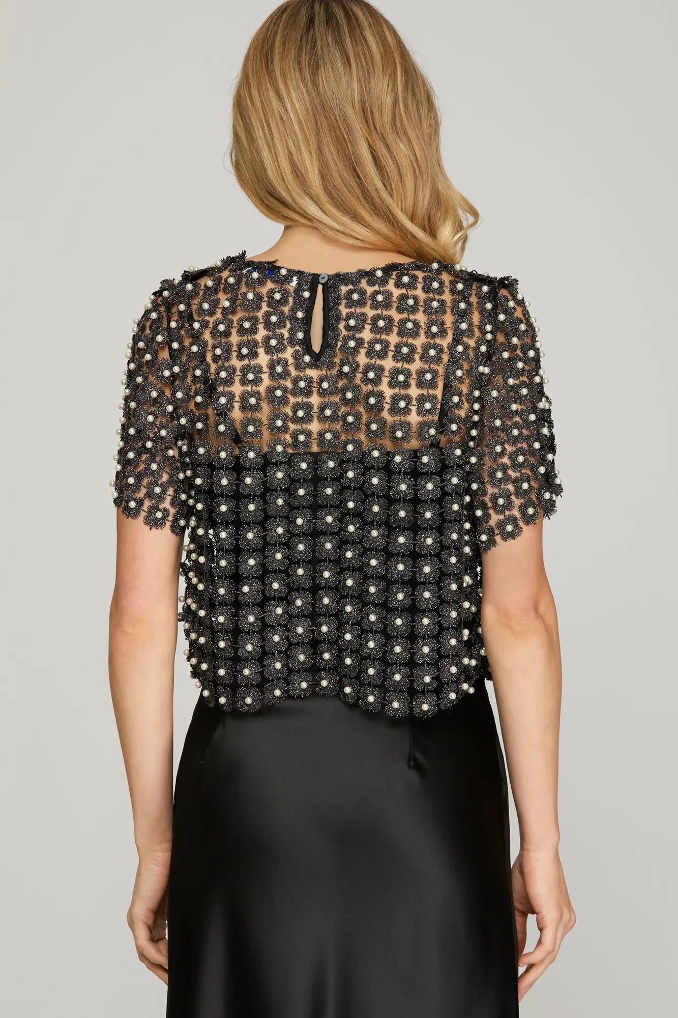 SHORT SLEEVE LUREX CROCHET LACE PEARL BEADED TOP