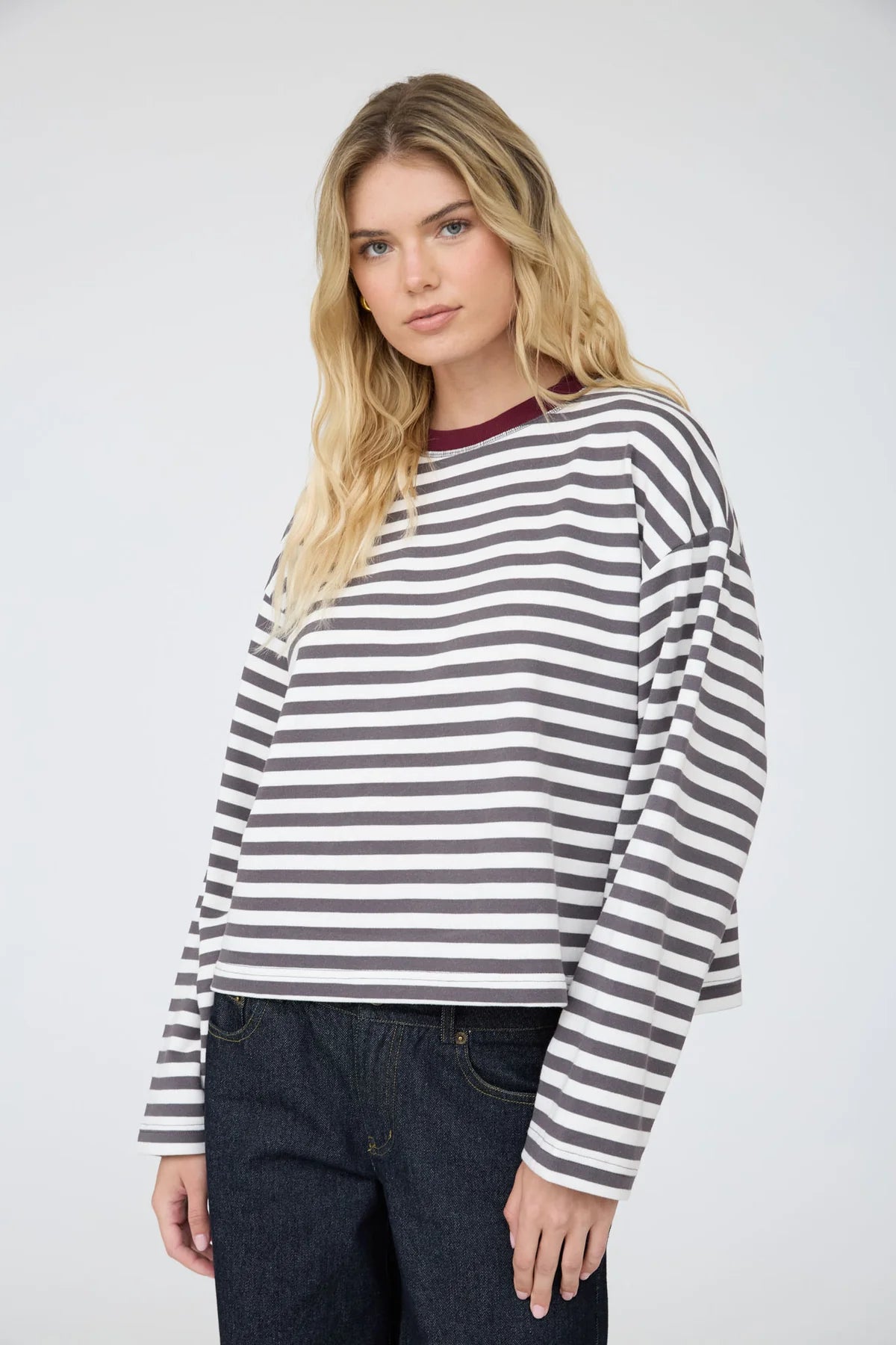 COLOR BLOCK NECK TRIM LONG SLEEVE