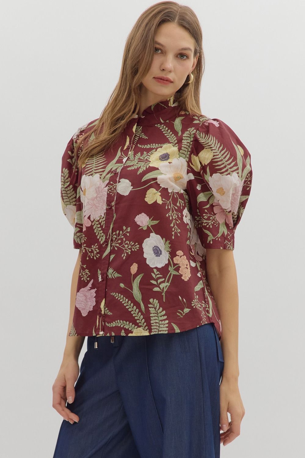 Floral print ruffled neck button front closure featuring pleated short puff sleeve