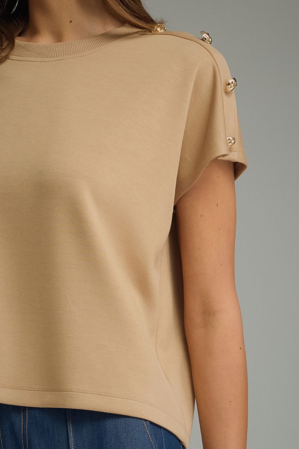 Solid round neck short sleeve knit top