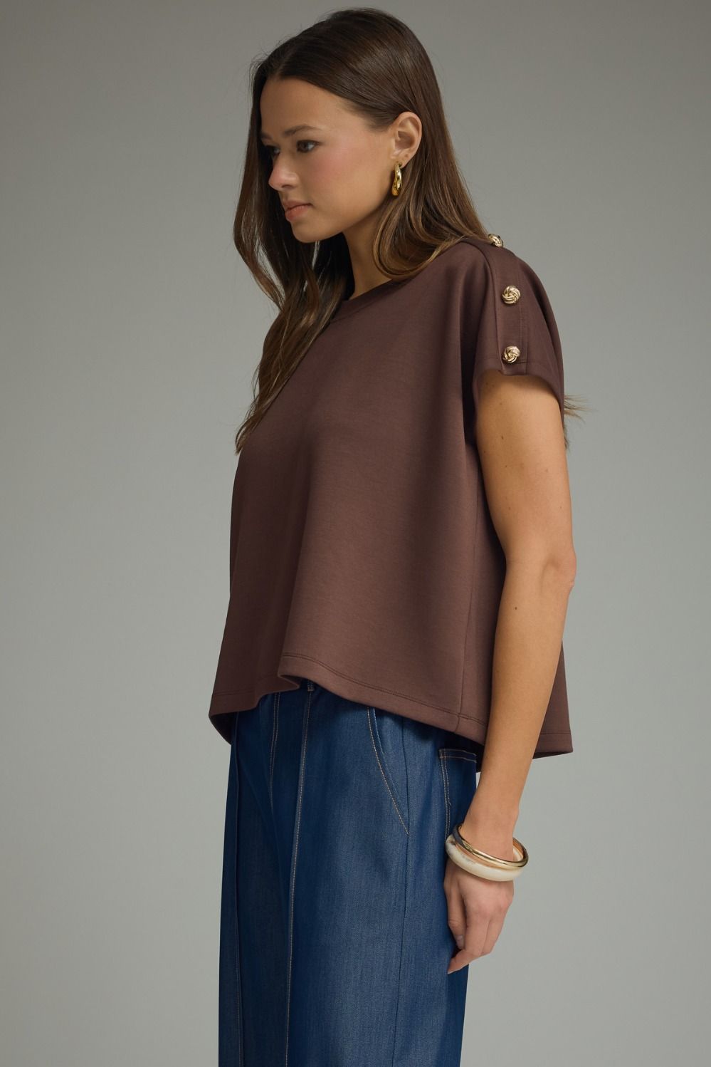 Solid round neck short sleeve knit top