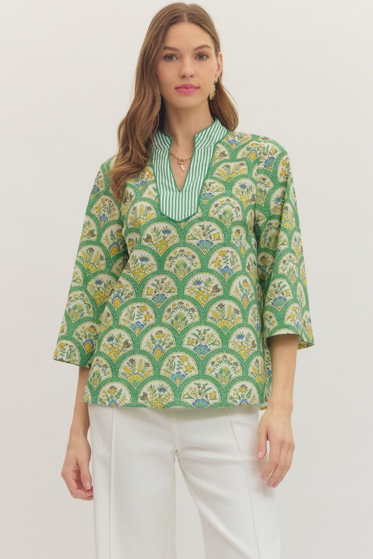 Botanical print 3/4 sleeve top featuring contrast